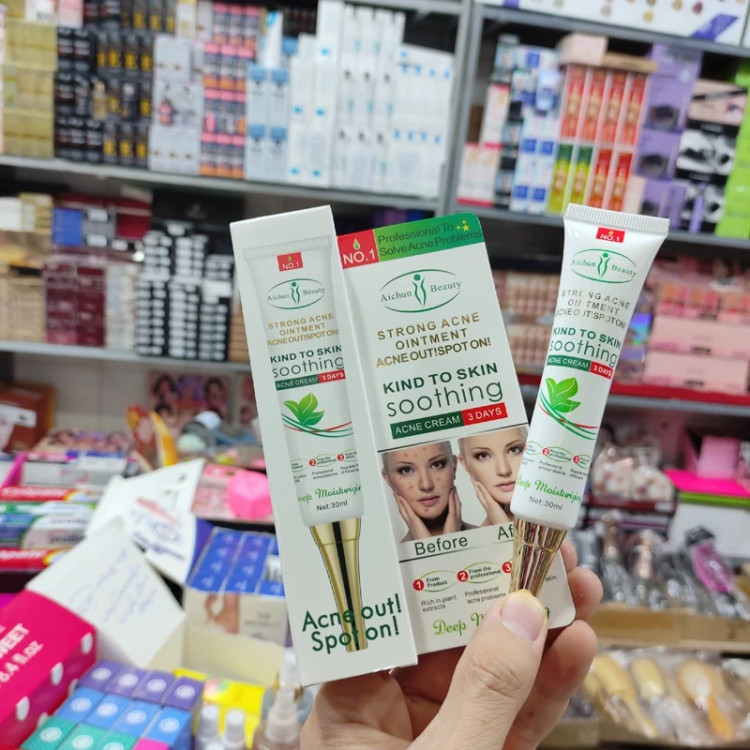 کرم ضد جوش ایچون بیوتی با مواد گیاهی جهت حذف جوش های سرسیاه و عفونی و چرکی و بهبود عفونت های قارچی و ترمیم پوست