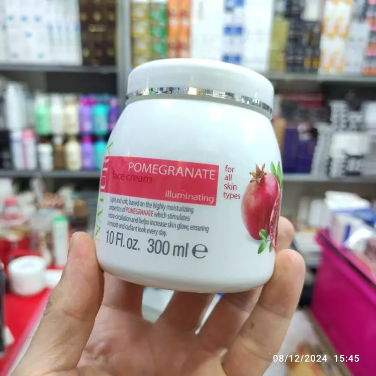 کرم آبرسان و روشن کننده صورت انار کلیون ایتالیا