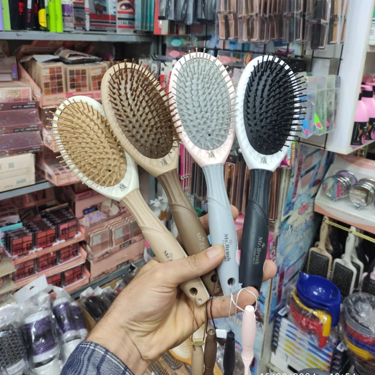 برس بیضی پلاستیکی مستر براش طبی