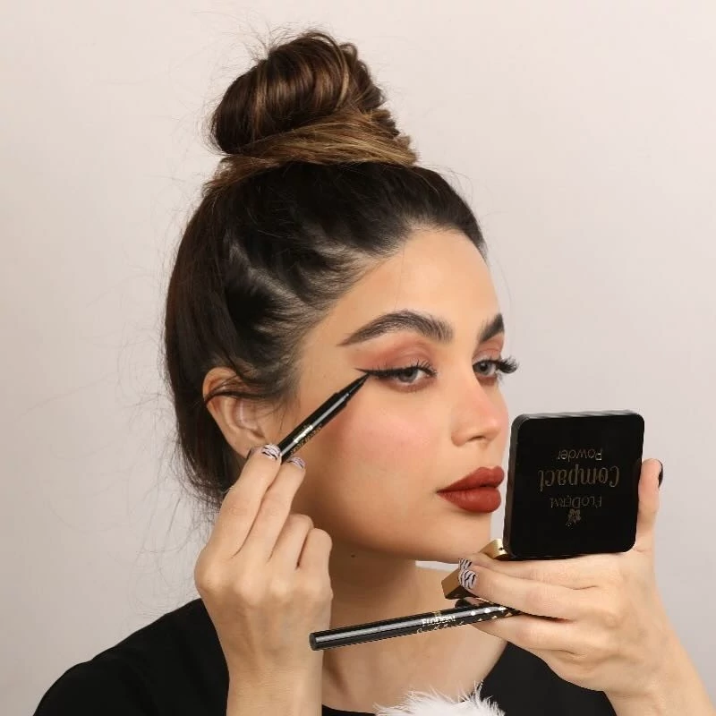 خط چشم ماژیکی فلودرم گیاهی کاملا ضد آب