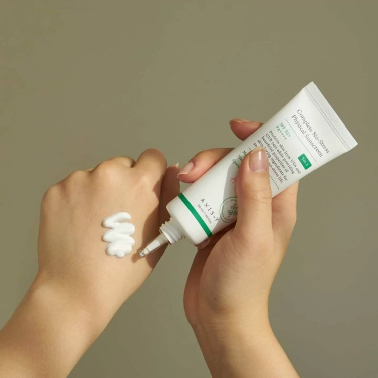 ضد آفتاب اکسیس وای کره SPF 50 بیرنگ