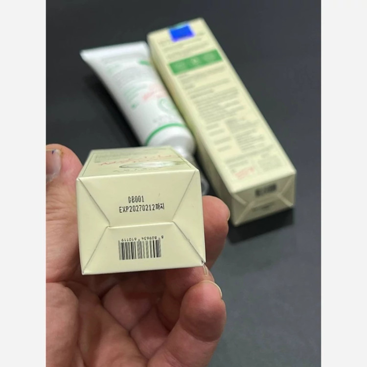 ضد آفتاب اکسیس وای کره SPF 50 بیرنگ